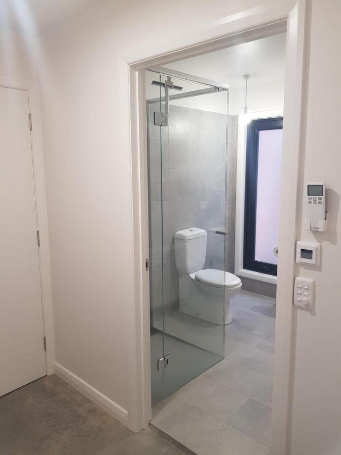 Modern, Private And Close To Town. 앨버리 외부 사진